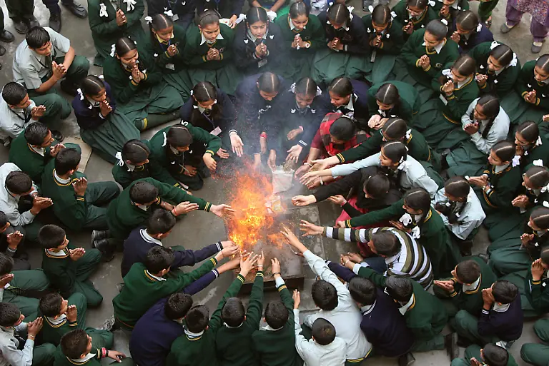 2014-03-25T084923Z-1464346297-GM1EA3P1AMF01-RTRMADP-3-MALAYSIA-AIRLINES-JPG8708847559824875416