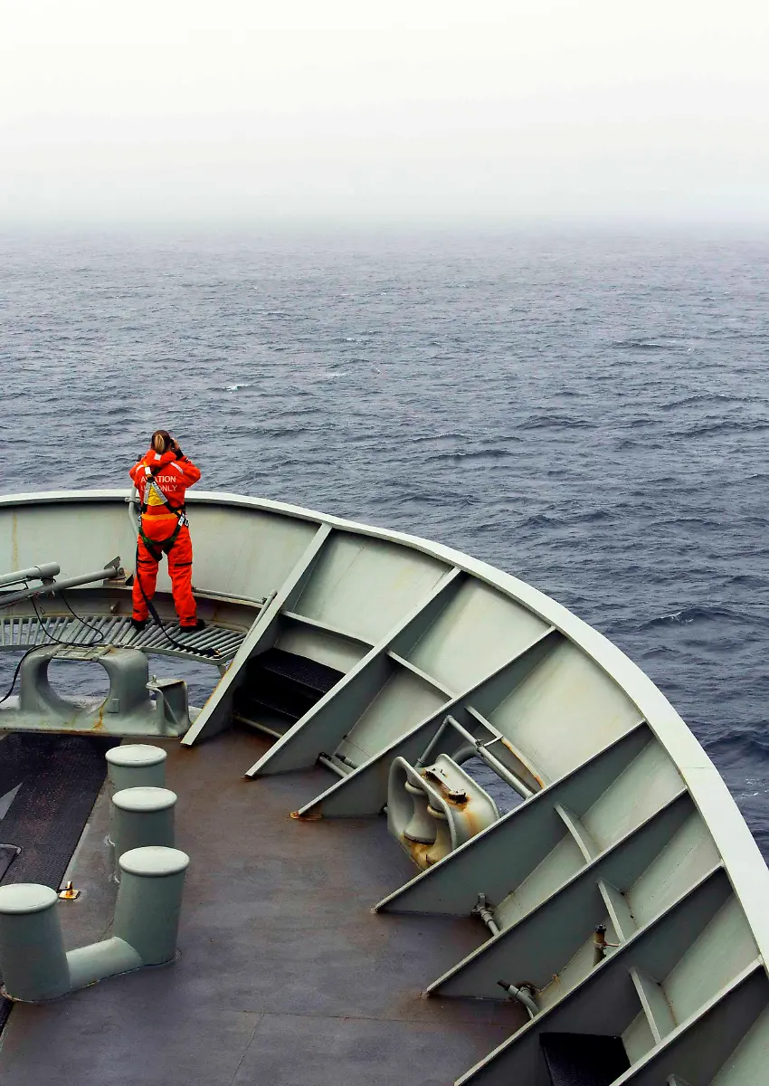 2014-03-25T061828Z-781369983-GM1EA3P13N901-RTRMADP-3-MALAYSIA-AIRLINES-SEARCH-JPG8167381885475444152