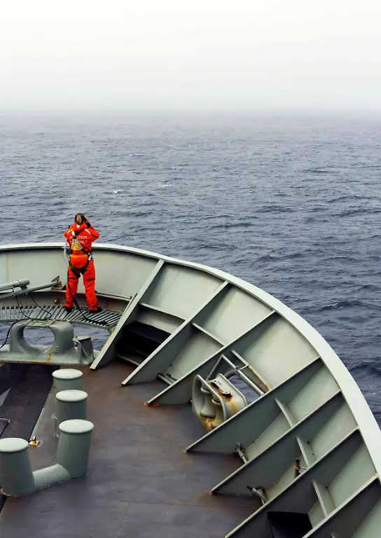 2014-03-25T061828Z-781369983-GM1EA3P13N901-RTRMADP-3-MALAYSIA-AIRLINES-SEARCH-JPG8167381885475444152