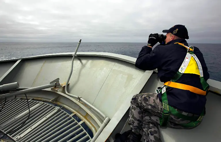 2014-03-24T063610Z-1989384684-GM1EA3O14AK01-RTRMADP-3-MALAYSIA-AIRLINES-JPG3803885063002643525