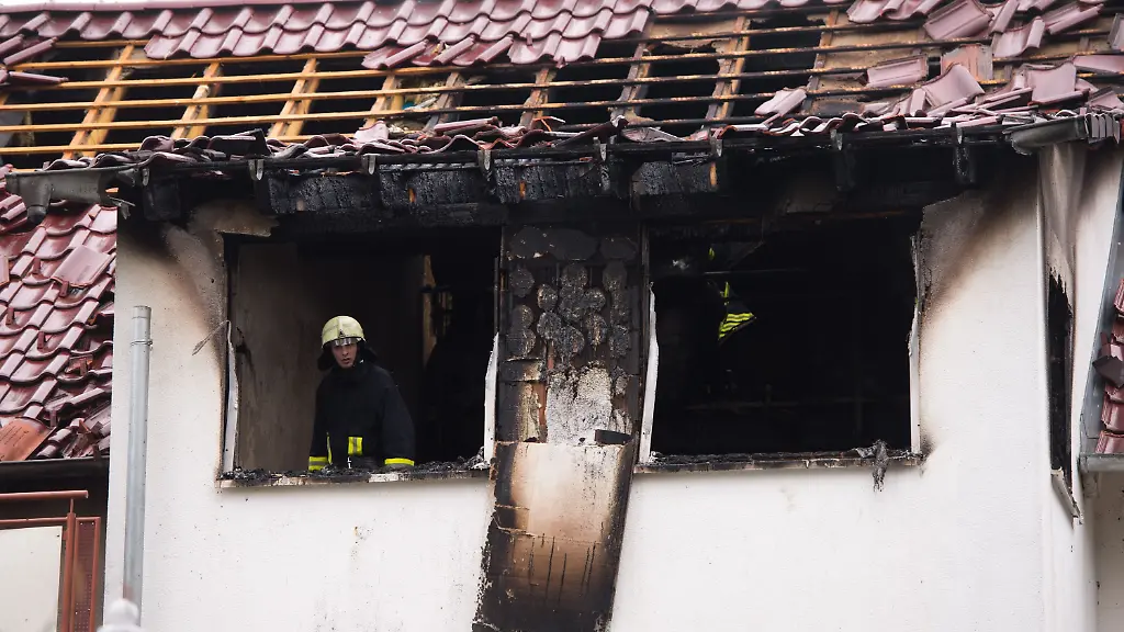 3hk93119-jpg4199442037014686232