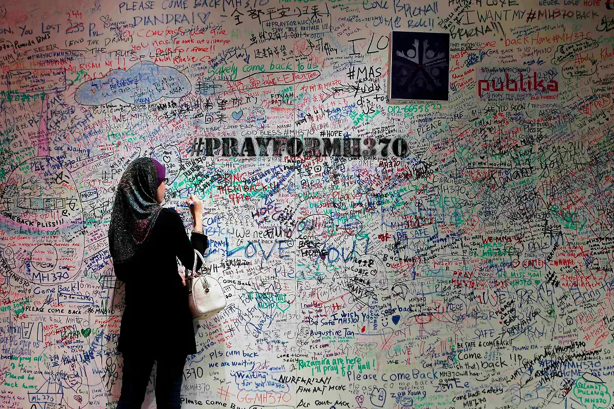 2014-03-21T034455Z-102900093-GM1EA3L0V3601-RTRMADP-3-MALAYSIA-JPG7871549888914782831