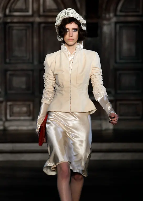 3288E2003FBA4419-jpg5273542648476596821