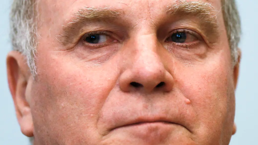 2014-03-14T092203Z-343149825-BM2EA3E0SFT02-RTRMADP-3-GERMANY-TAX-HOENESS-JPG2648283485471223631