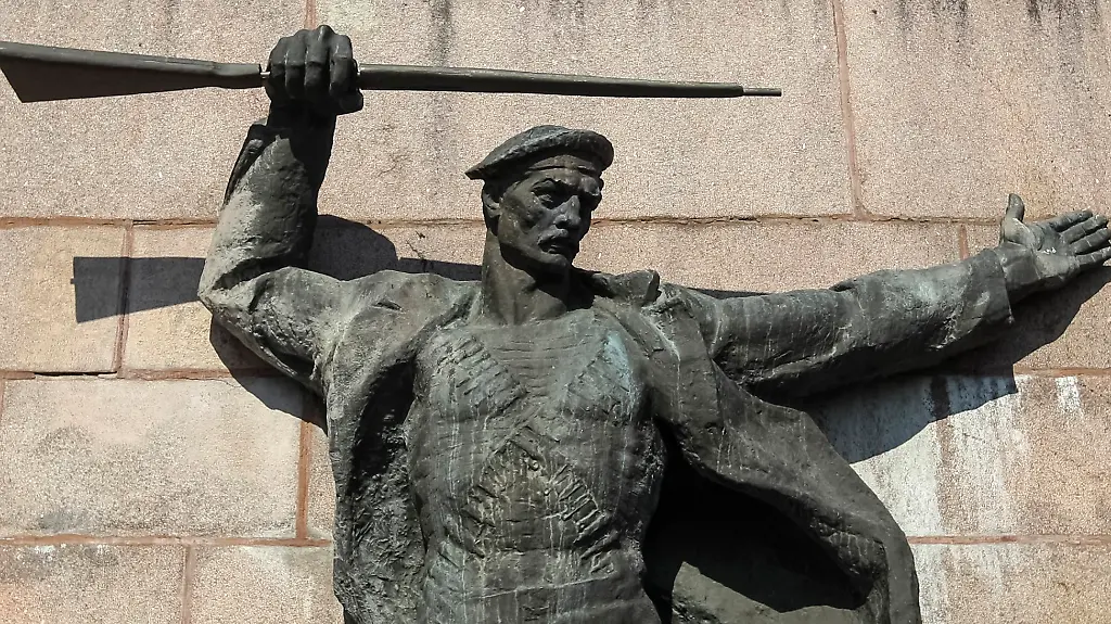 2014-03-13T134455Z-1994050894-GM1EA3D1OBC01-RTRMADP-3-UKRAINE-CRISIS-JPG2695130711764935699