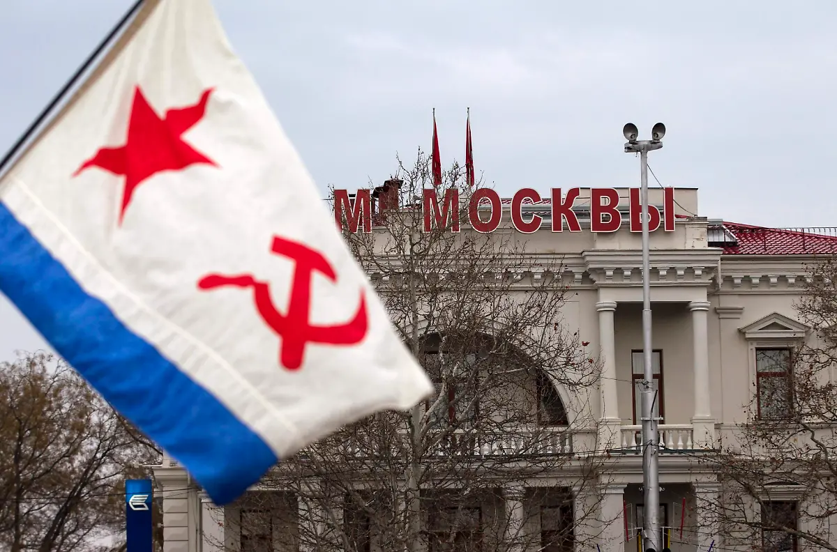 2014-03-08T191903Z-1357960743-GM1EA3908UX01-RTRMADP-3-UKRAINE-CRISIS-JPG6374008622485677092