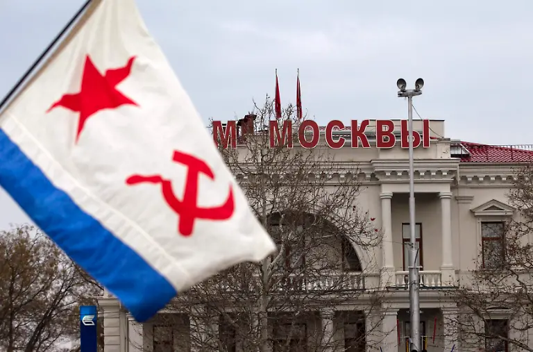 2014-03-08T191903Z-1357960743-GM1EA3908UX01-RTRMADP-3-UKRAINE-CRISIS-JPG6374008622485677092