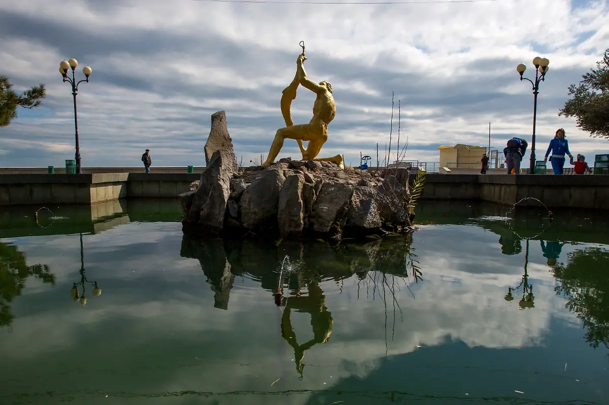 2014-03-11T203349Z-1702760862-GM1EA3C0CFI01-RTRMADP-3-UKRAINE-CRISIS-JPG7856956563216953270