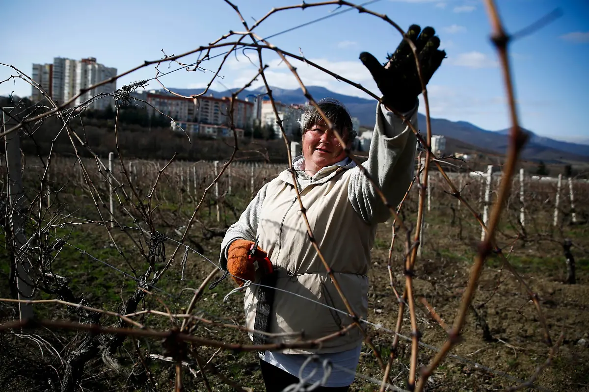 2014-03-11T202537Z-1118014900-GM1EA3C0C6201-RTRMADP-3-UKRAINE-CRISIS-JPG7859207218568559425