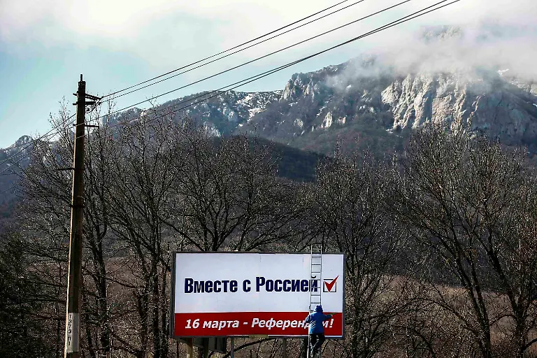 2014-03-11T203814Z-1615233873-GM1EA3C0COM01-RTRMADP-3-UKRAINE-CRISIS-JPG2250019269967423745