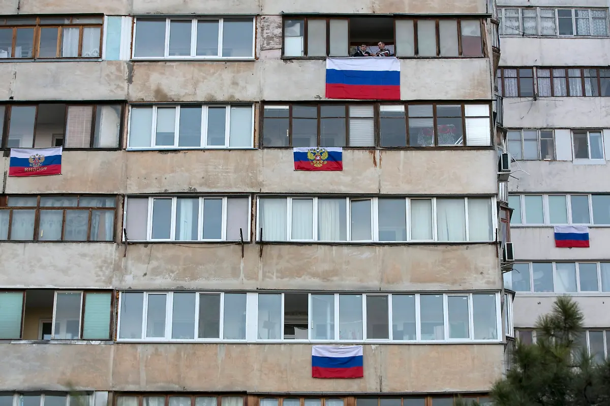 2014-03-13T173252Z-1279624057-GM1EA3E03OT01-RTRMADP-3-UKRAINE-CRISIS-CRIMEA-JPG3099346366523861582