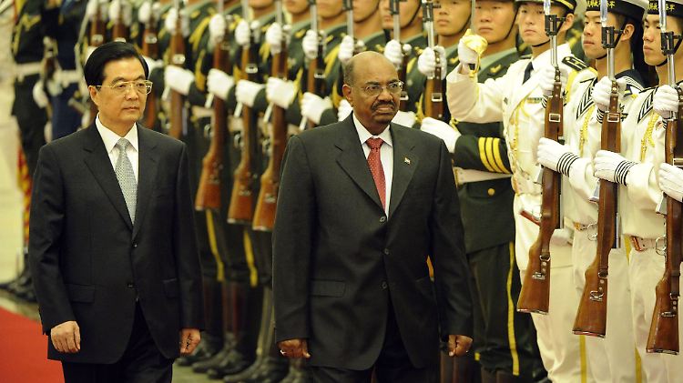 Hu Jintao (l) empfängt Omar al-Baschir in Peking.