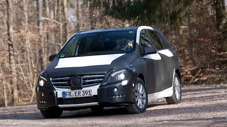 MercedesBKlasse290601.jpg