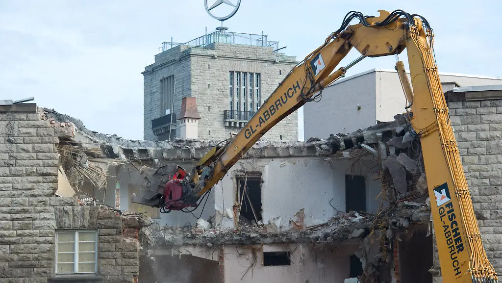 3h9n3313-jpg7401439998609806577