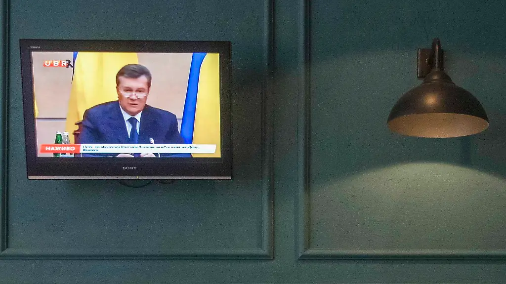 2014-02-28T153523Z-1866400875-GM1EA2S1T9D01-RTRMADP-3-UKRAINE-CRISIS-YANUKOVICH-JPG8116248857494884168