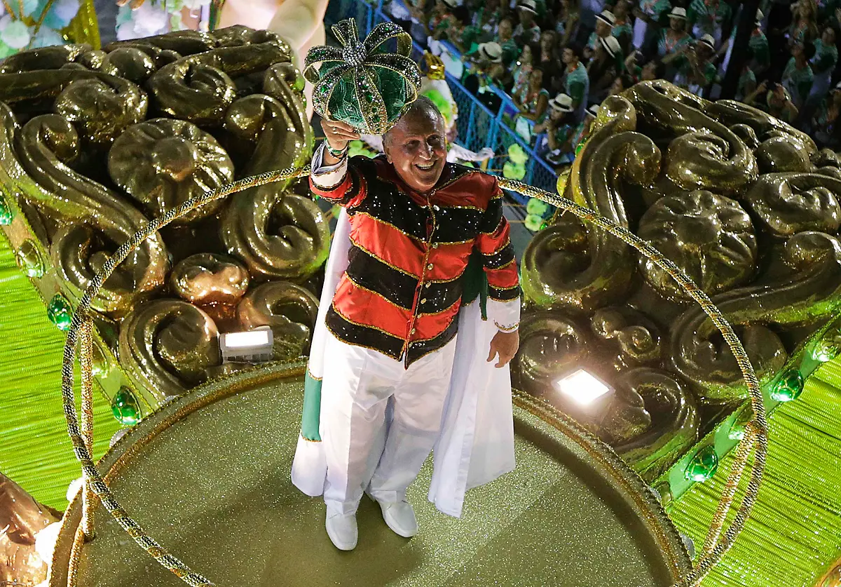 2014-03-04T061205Z-75116421-GM1EA3413AI01-RTRMADP-3-BRAZIL-CARNIVAL-JPG712970454965535511