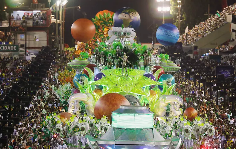 2014-03-04T010945Z-102918750-GM1EA340PCT01-RTRMADP-3-BRAZIL-CARNIVAL-JPG1954818667470460730