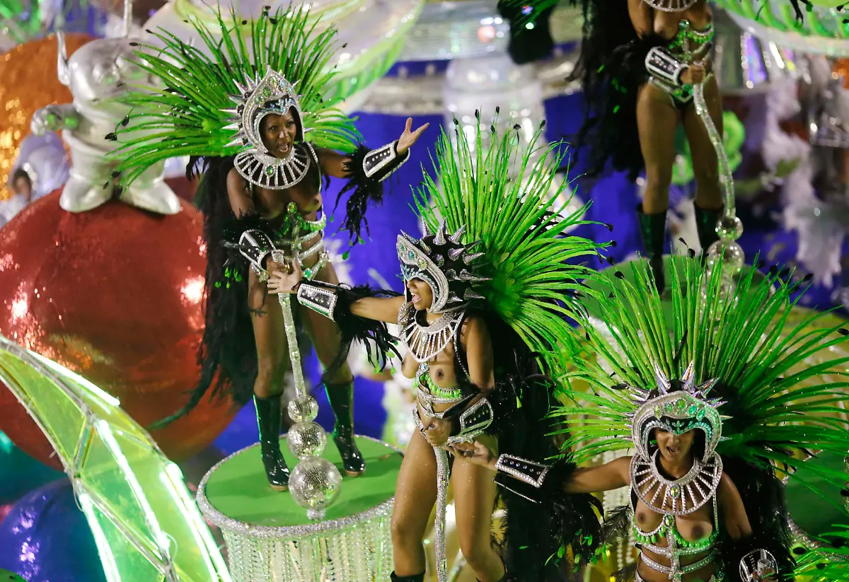 2014-03-04T021029Z-518862091-GM1EA340S3301-RTRMADP-3-BRAZIL-CARNIVAL-JPG5031567340811414310