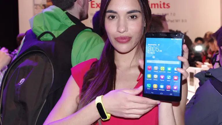 MediaPad-X1-und-TalkBand-B1