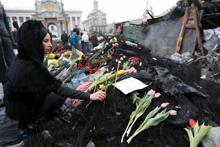 2014-02-22T174732Z-278802695-GM1EA2N04XK01-RTRMADP-3-UKRAINE-CRISIS-JPG6144337334035644223