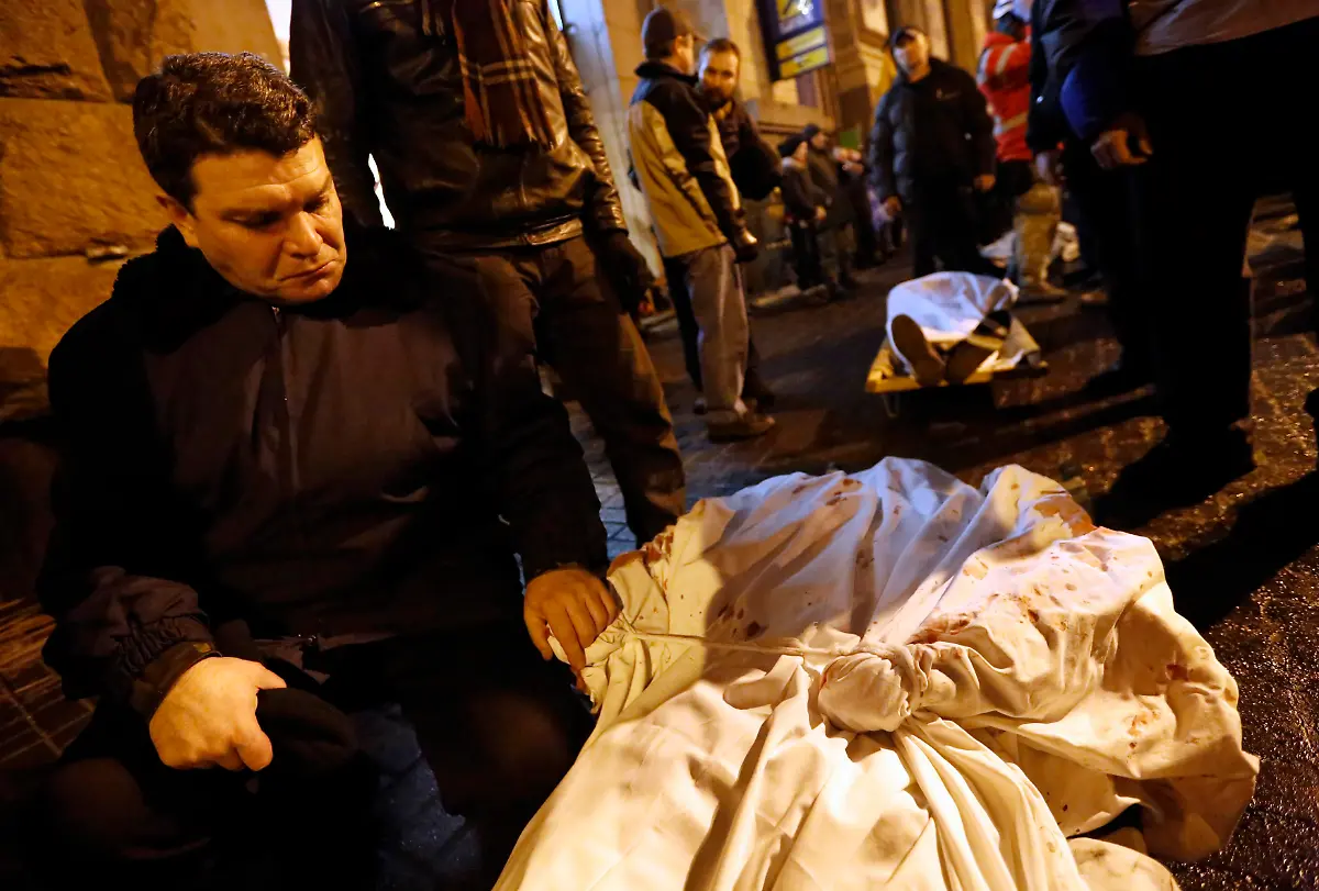 2014-02-20T200724Z-1483103983-GM1EA2L0BCU01-RTRMADP-3-UKRAINE-CLASHES-JPG1907771773452305299