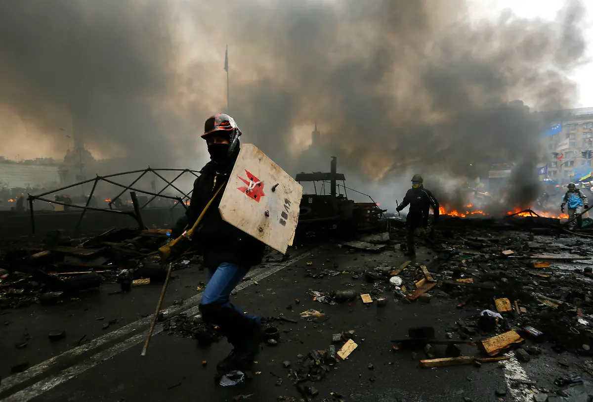 2014-02-20T102235Z-887525919-GM1EA2K1EZA01-RTRMADP-3-UKRAINE-JPG3954172120144710017