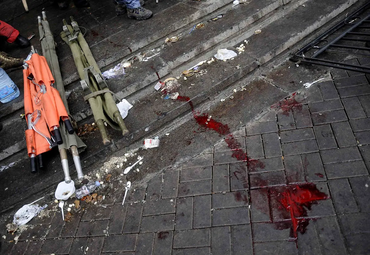 2014-02-20T103148Z-1955784274-GM1EA2K1FBR01-RTRMADP-3-UKRAINE-JPG651811355372688234