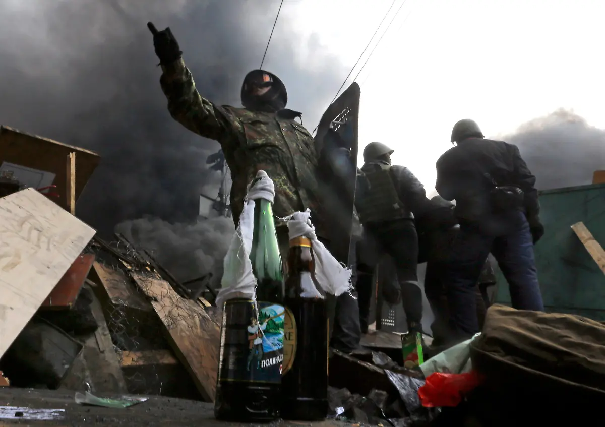 2014-02-20T105955Z-970302485-LR2EA2K0UJLBP-RTRMADP-3-UKRAINE-JPG8314154419797522394