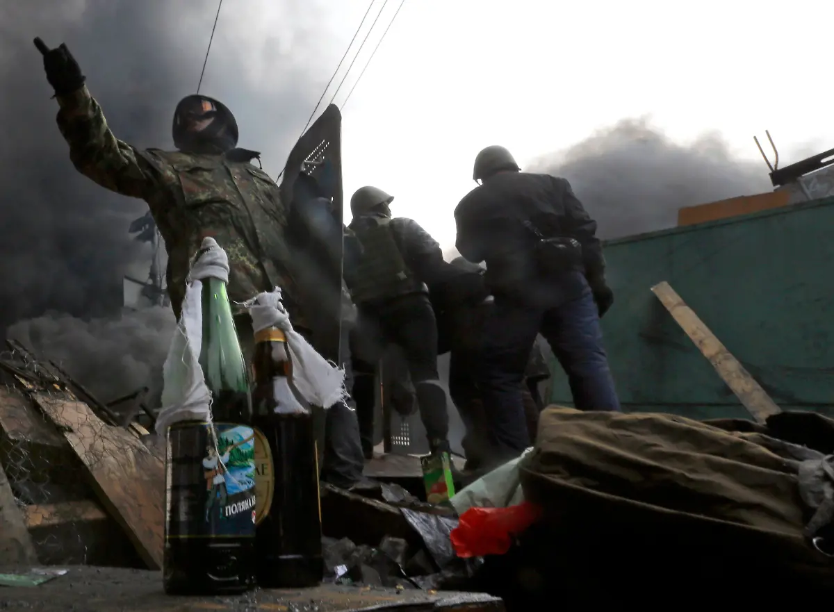 2014-02-20T110853Z-1930880903-LR2EA2K0UYJDF-RTRMADP-3-UKRAINE-JPG4796659027701341591