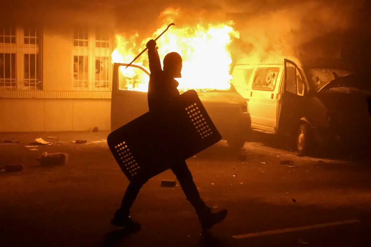 2014-02-19T053600Z-1240846191-GM1EA2J11OX01-RTRMADP-3-UKRAINE-JPG2432764651277961546