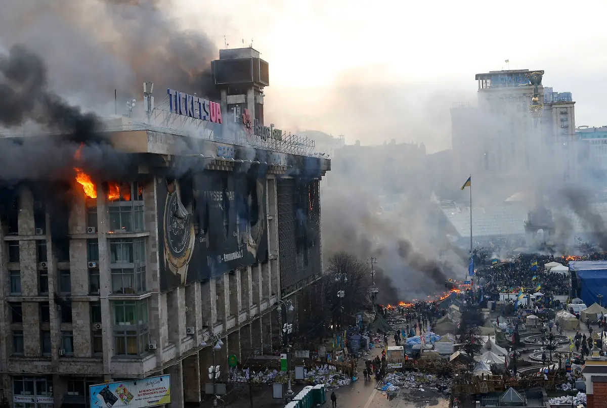 2014-02-19T064139Z-886444310-GM1EA2J14DG01-RTRMADP-3-UKRAINE-JPG6566570337899123749