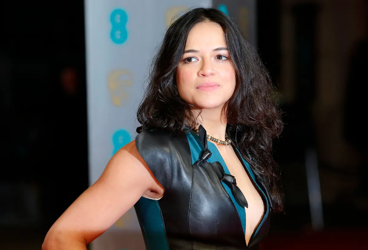 2014-02-16T193206Z-1038883864-GM1EA2H09RA01-RTRMADP-3-BRITAIN-BAFTAS-JPG1840559174997131068