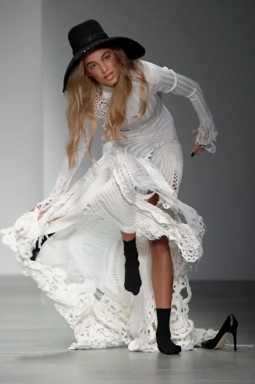 3288A00005BE7F53-jpg7154293134896264596