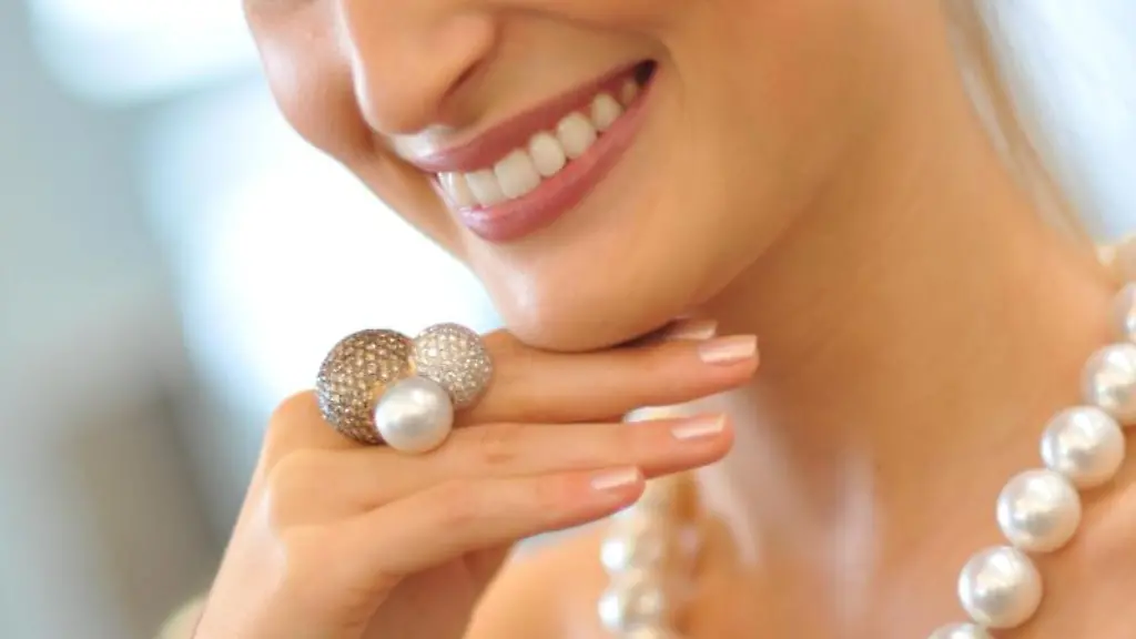 Auch-wenn-er-noch-so-schoen-funkelt-Schmuck-garantiert-keine-Wertsteigerung