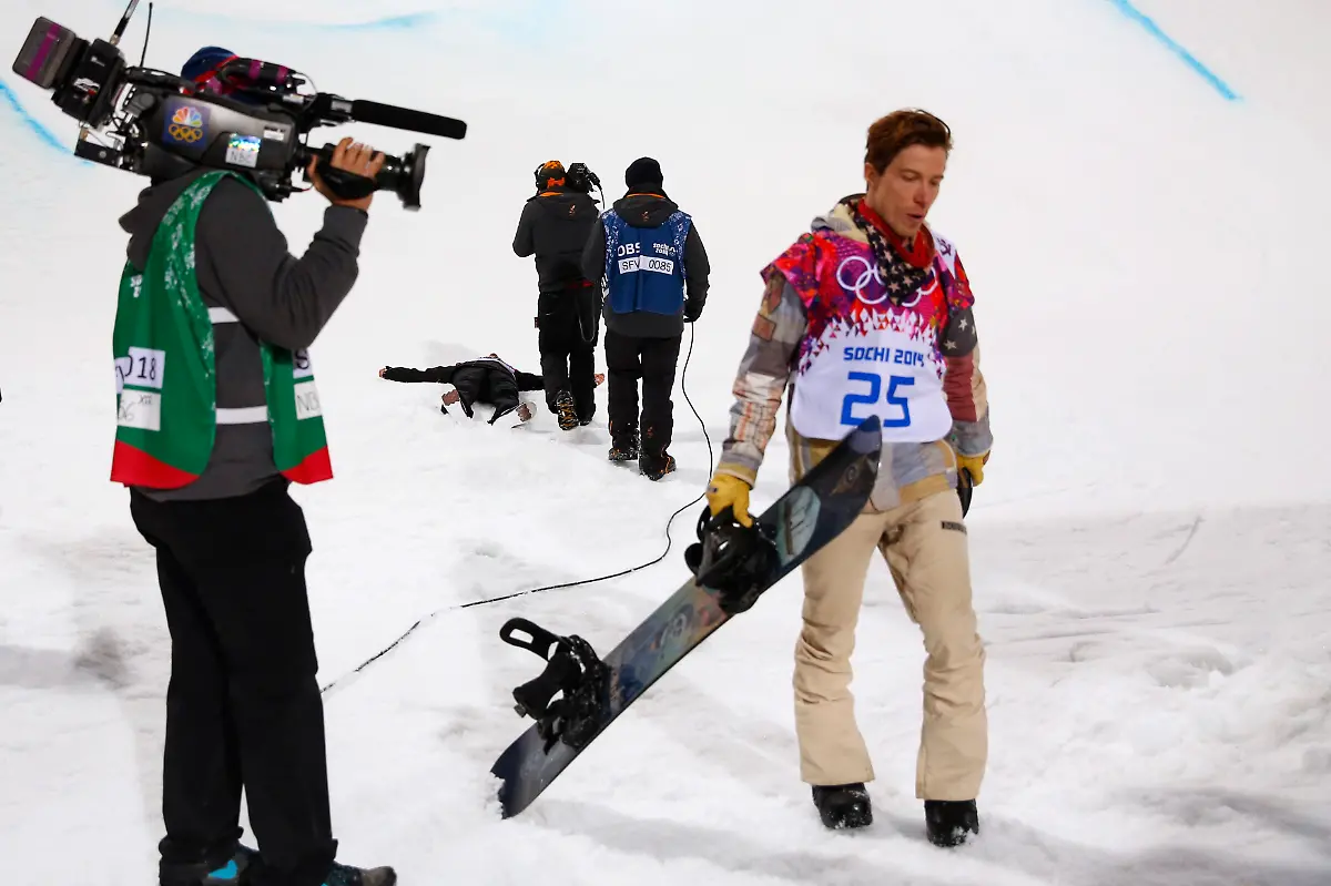 2014-02-11T202925Z-1311932296-GM1EA2C0CBS01-RTRMADP-3-OLYMPICS-SNOWBOARDING-JPG8353347352648099899