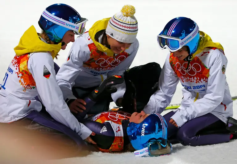 2014-02-11T191758Z-1883360760-LR2EA2B1HLNCC-RTRMADP-3-OLYMPICS-SKIJUMPING-JPG8320797330978217937