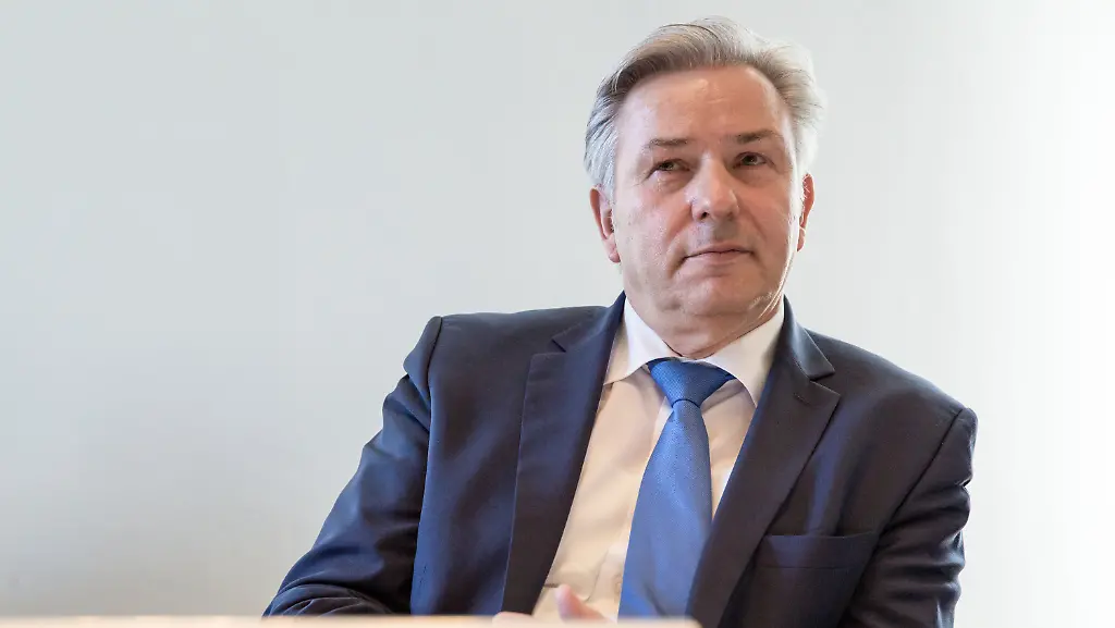 3gr22928-jpg7050359944610789574