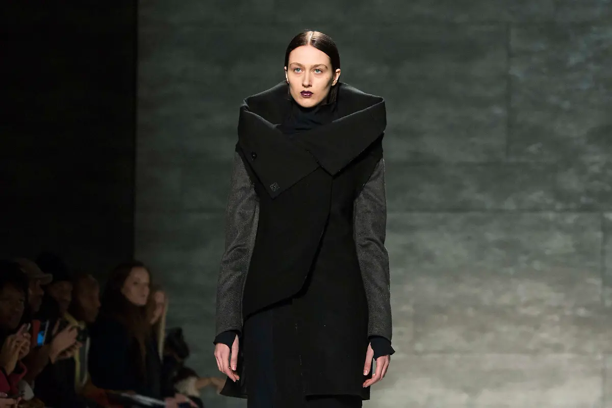 2014-02-10T033049Z-766434769-GM1EA2A0VUG01-RTRMADP-3-USA-FASHION-NEWYORK-JPG442210130250720649