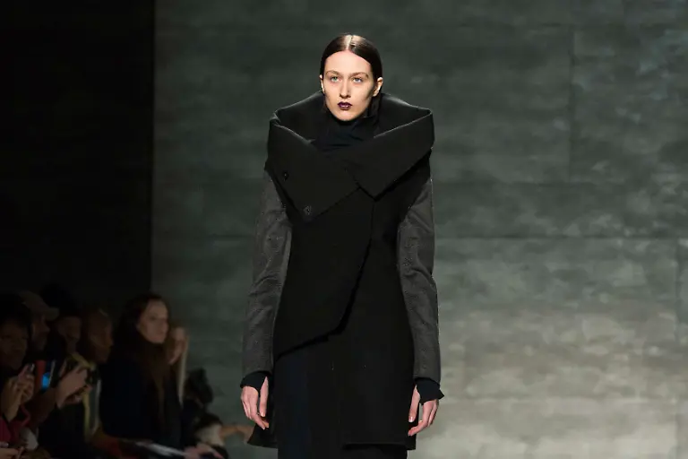 2014-02-10T033049Z-766434769-GM1EA2A0VUG01-RTRMADP-3-USA-FASHION-NEWYORK-JPG442210130250720649