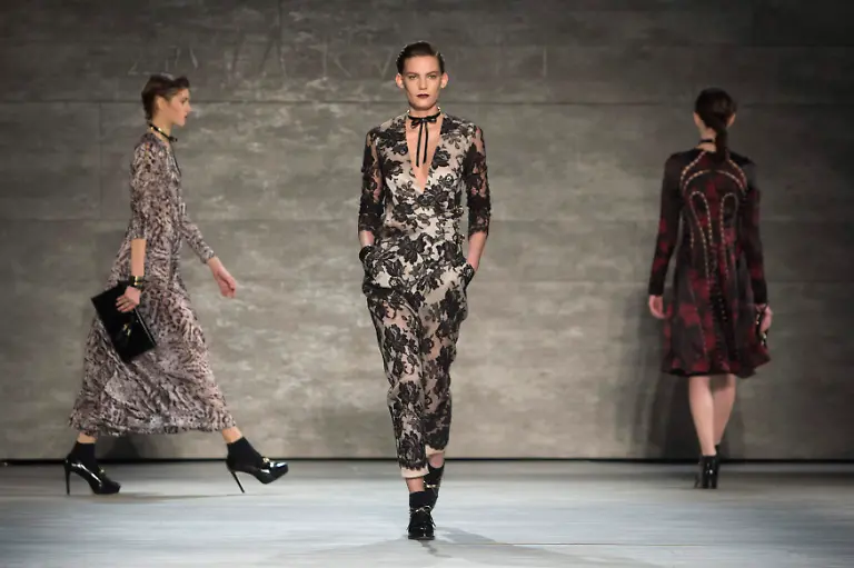 2014-02-07T205412Z-107155961-GM1EA280DE401-RTRMADP-3-USA-FASHION-NEWYORK-JPG5750473862117805323