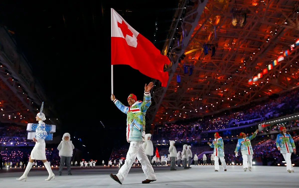 2014-02-07T175849Z-1085819249-TB3EA271DXQED-RTRMADP-3-OLYMPICS-CEREMONY-JPG8935659469723333972