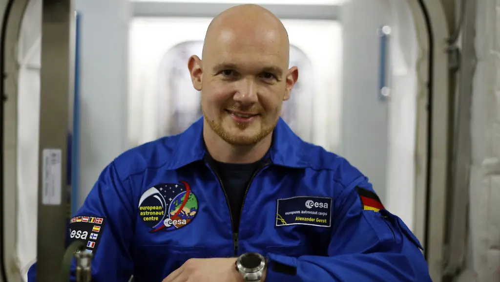 3go50414-jpg7755402134079876158