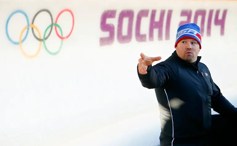 2014-02-05T144436Z-287677025-LM2EA2515IFDZ-RTRMADP-3-OLYMPICS-BOBSLEIGH-JPG7602960626333146277