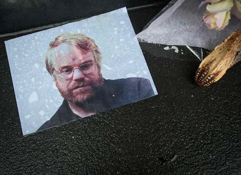 2014-02-03T212858Z-1351653565-GM1EA240EVB01-RTRMADP-3-PEOPLE-PHILIPSEYMOURHOFFMAN-JPG4309514186580102935