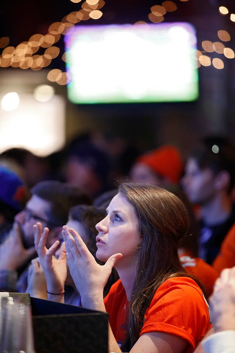 2014-02-03T040502Z-2121125898-GM1EA230XGY01-RTRMADP-3-NFL-SUPERBOWL-JPG5966623919004324389