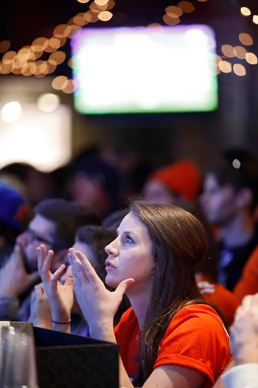 2014-02-03T040502Z-2121125898-GM1EA230XGY01-RTRMADP-3-NFL-SUPERBOWL-JPG5966623919004324389