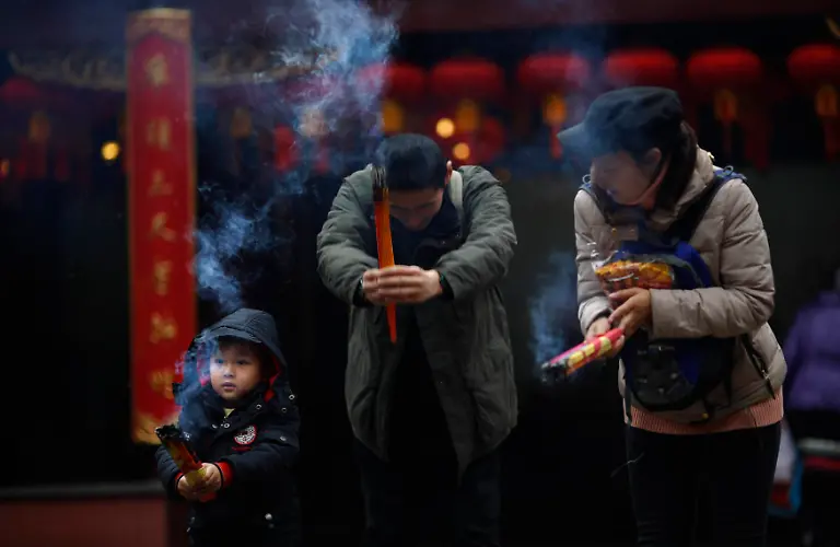 2014-01-29T094341Z-794362932-GM1EA1T1CAK01-RTRMADP-3-CHINA-JPG7859365580437125639