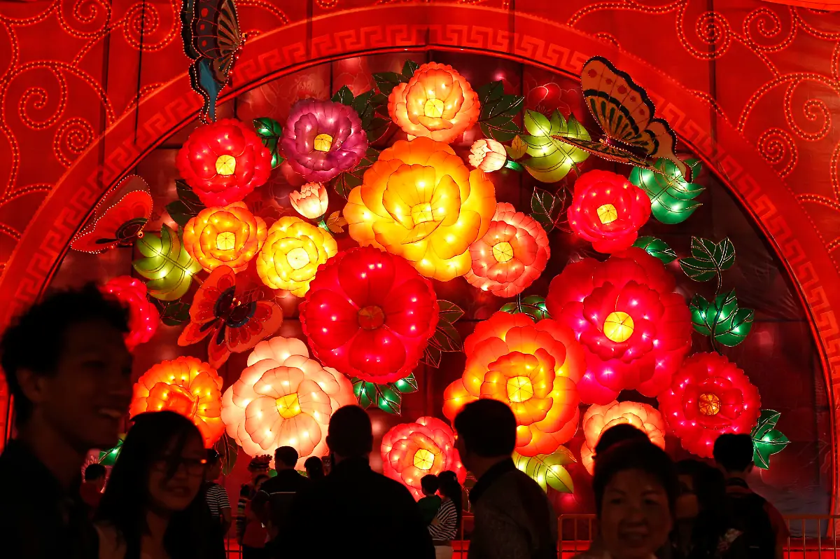 2014-01-29T141812Z-1066019644-GM1EA1T1OHZ01-RTRMADP-3-SINGAPORE-JPG8930573331557427052