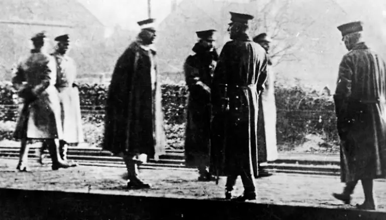 101-Bundesarchiv-Bild-183-R12318-Eysden-Kaiser-Wilhelm-II-auf-Weg-ins-Exil