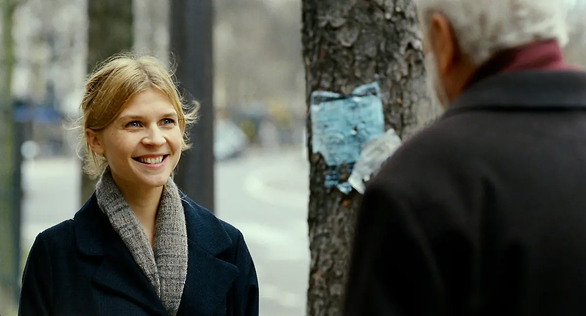 mr-morgans-last-love-Matthew-Morgan-Michael-Caine-und-Pauline-Clemence-Poesy-im-Park